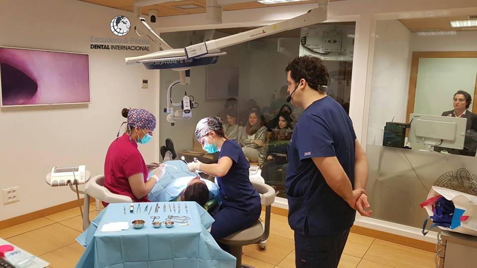 Curso de «Cirugía Mucogingival y Regenerativa» en la Universidad Complutense de Madrid